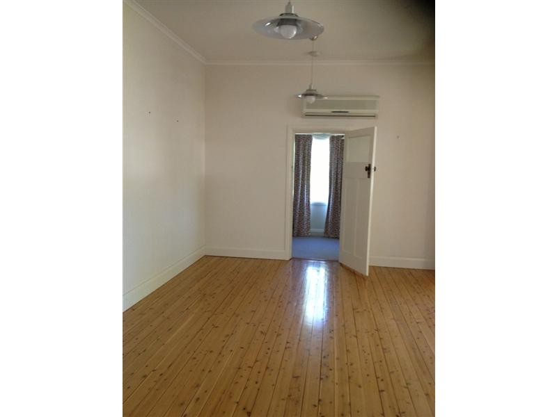 48 Carey Street, Tumut NSW 2720