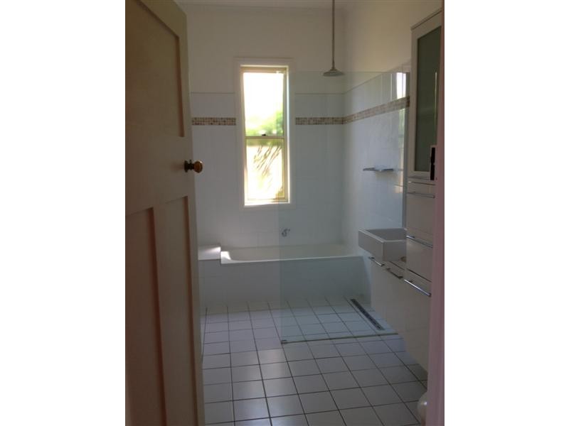 48 Carey Street, Tumut NSW 2720