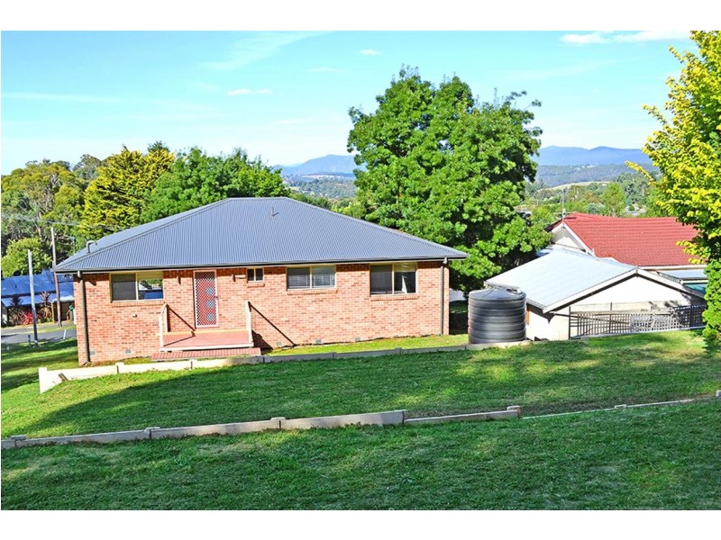 10 Eurabbie Street, Batlow NSW 2730