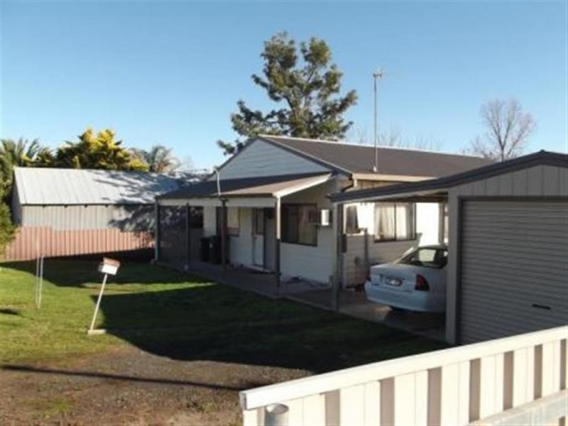 4 Tumut Plains Road, Tumut NSW 2720