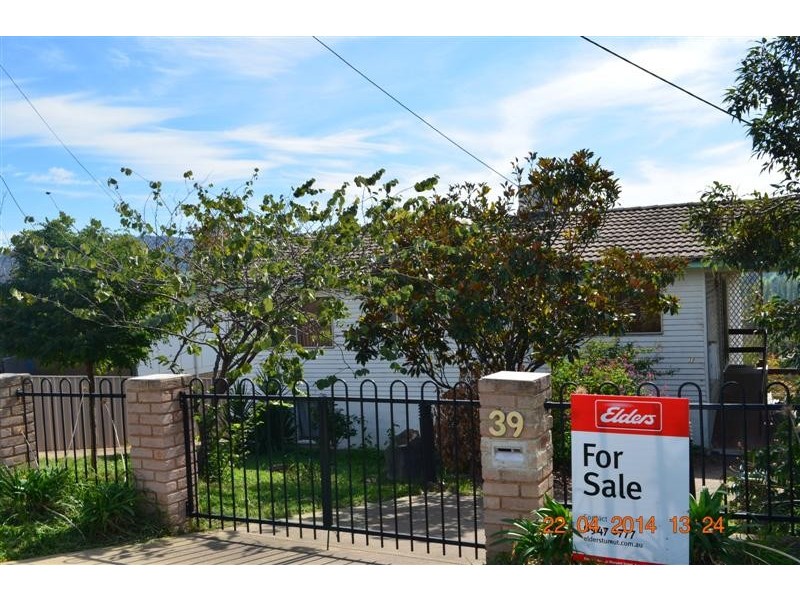 39 Clarke Street, Tumut NSW 2720