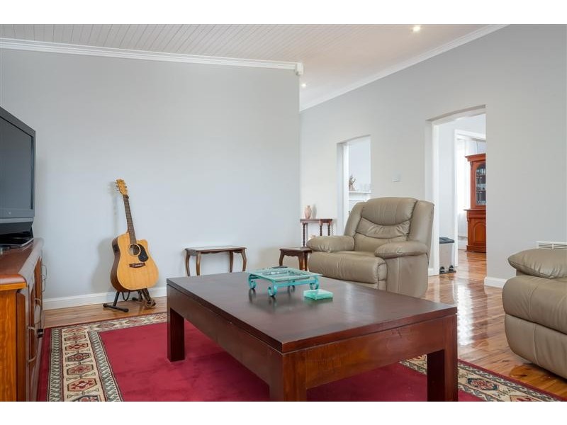 72 Russell Street, Tumut NSW 2720