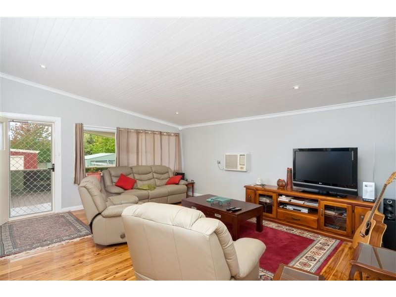 72 Russell Street, Tumut NSW 2720