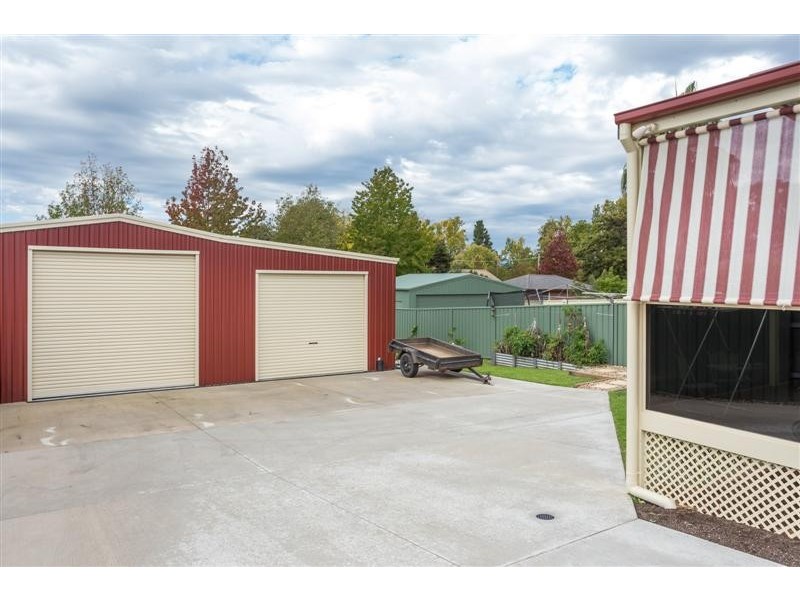 72 Russell Street, Tumut NSW 2720