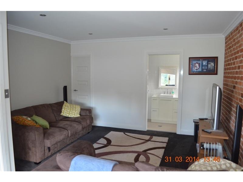 10 Eurabbie Street, Batlow NSW 2730