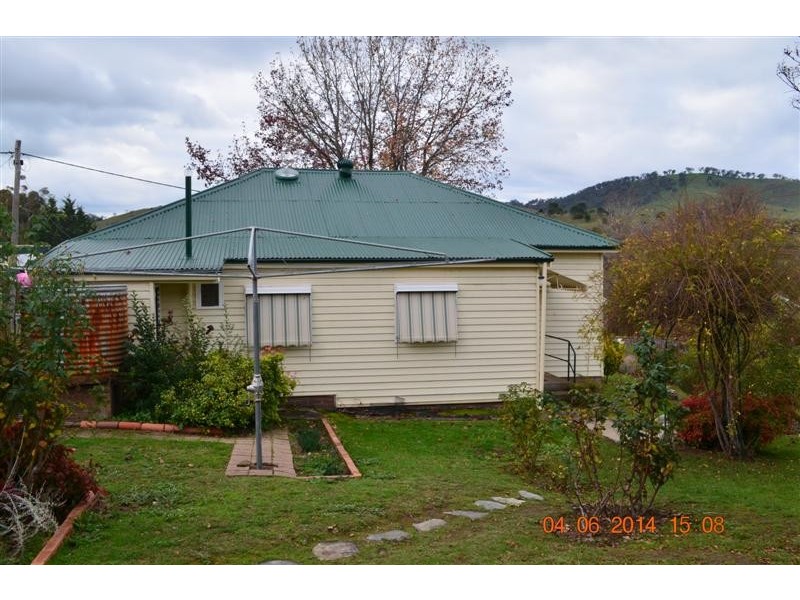 97 Lockhart Street, Adelong NSW 2729
