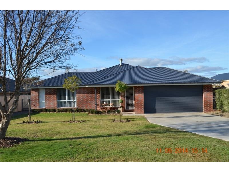 138 Russell Street, Tumut NSW 2720