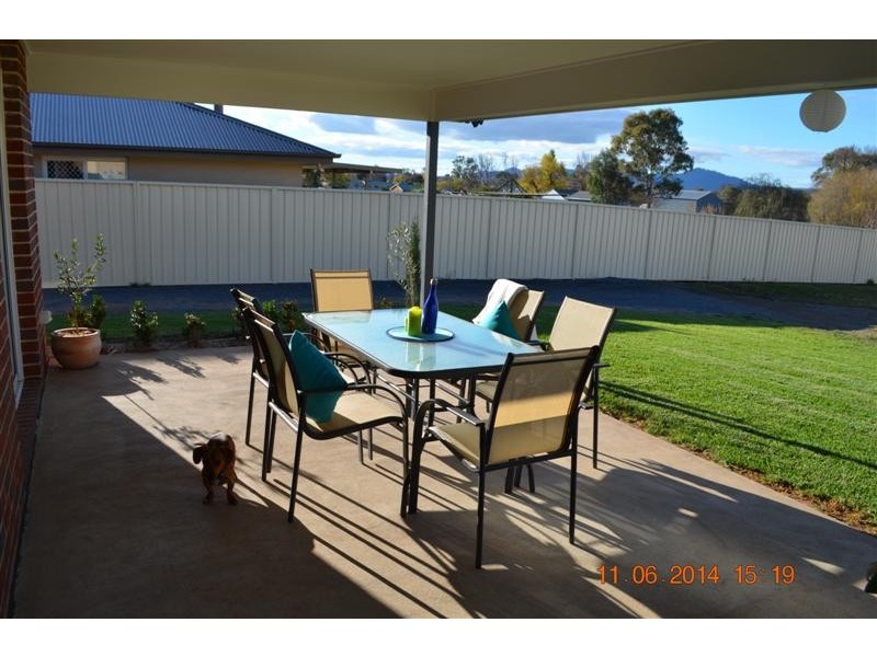 138 Russell Street, Tumut NSW 2720