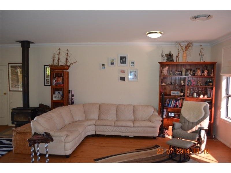 6 Harris Street, Tumut NSW 2720