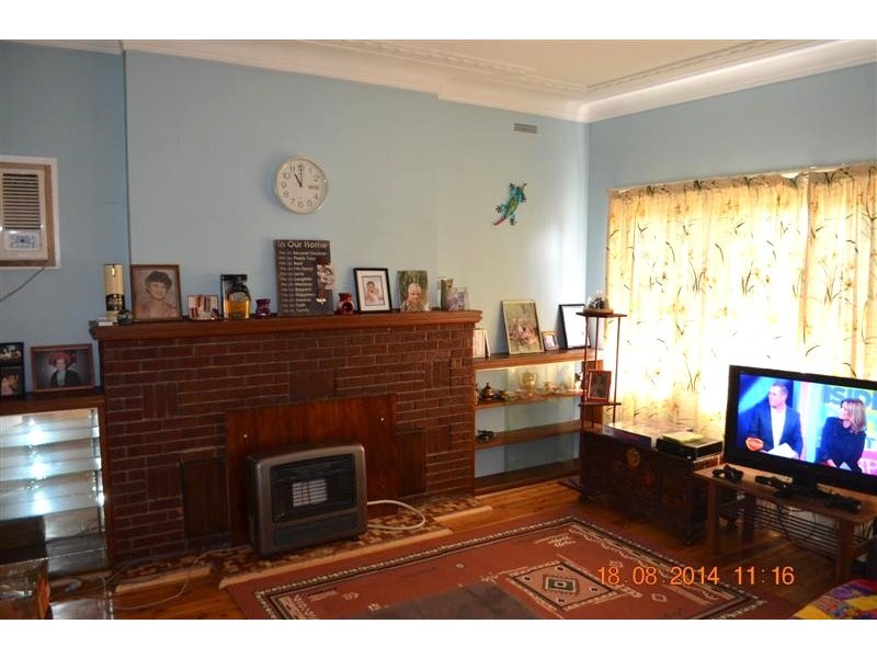 74 Broughton Street, Tumut NSW 2720