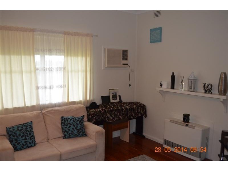 30 Broughton Street, Tumut NSW 2720