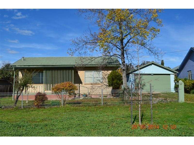 30 Broughton Street, Tumut NSW 2720