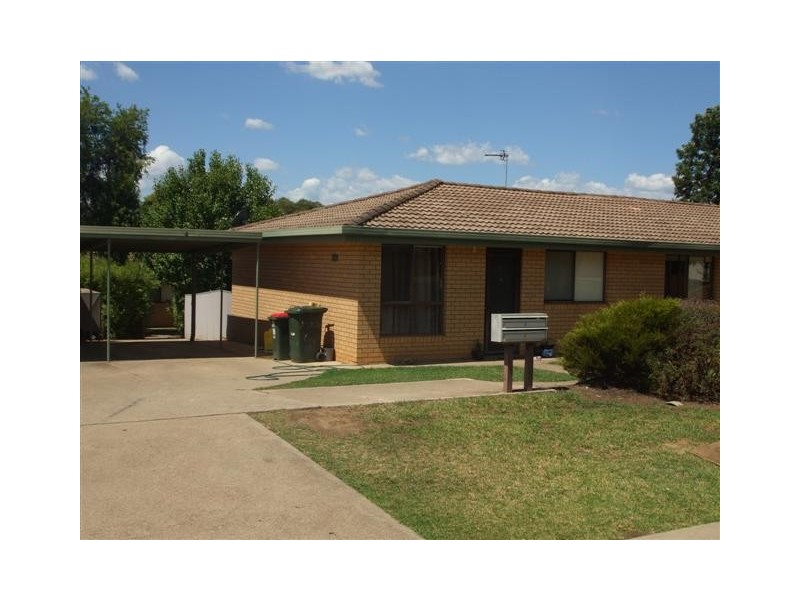 4/32 Bundarra Crescent, Tumut NSW 2720