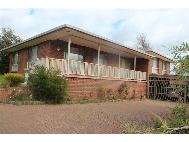 9 The Pavilion, Tumut NSW 2720