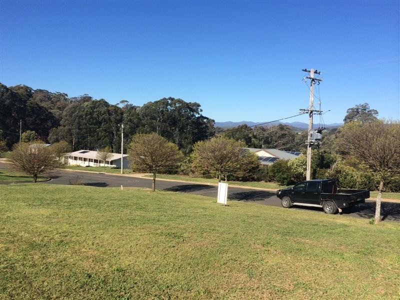 2 Royden Close, Batlow NSW 2730