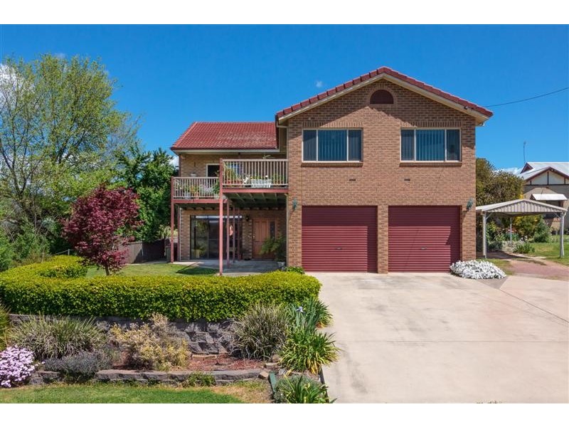 7 Clarence Street, Tumut NSW 2720