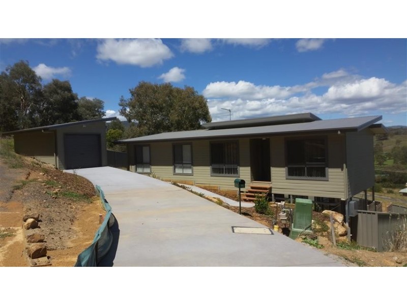 16 Eberlin Place, Tumut NSW 2720