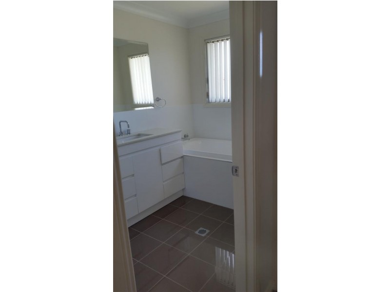 16 Eberlin Place, Tumut NSW 2720