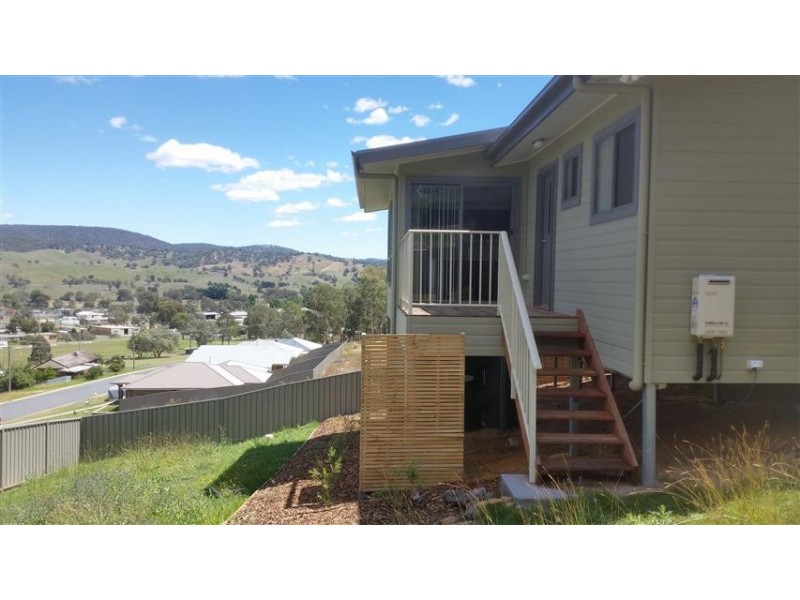 16 Eberlin Place, Tumut NSW 2720