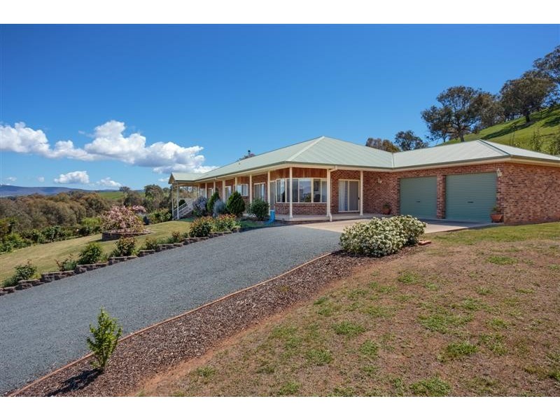13 Hargreaves Close, Tumut NSW 2720