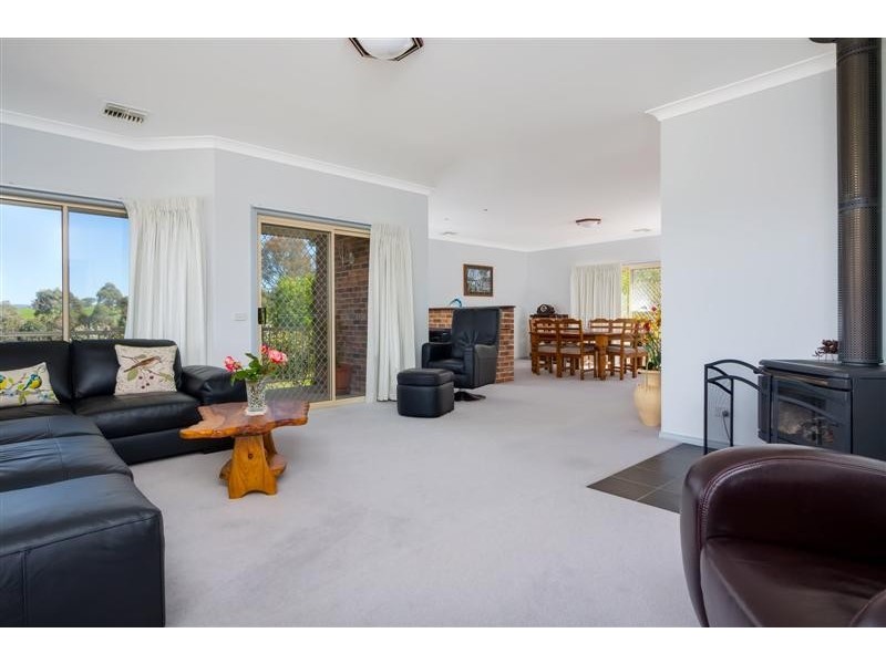 13 Hargreaves Close, Tumut NSW 2720