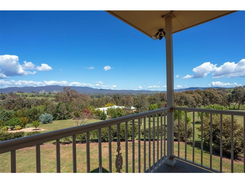 13 Hargreaves Close, Tumut NSW 2720
