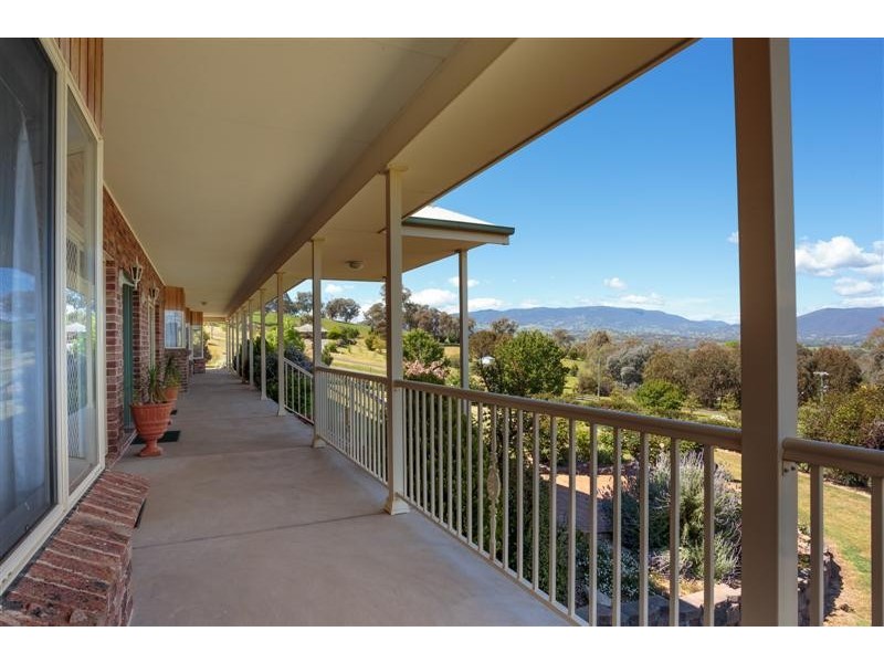 13 Hargreaves Close, Tumut NSW 2720