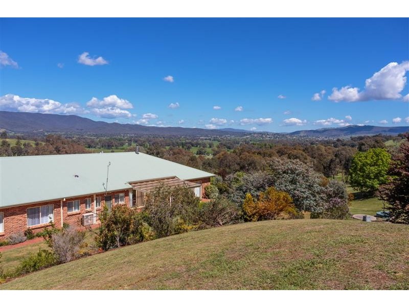 13 Hargreaves Close, Tumut NSW 2720