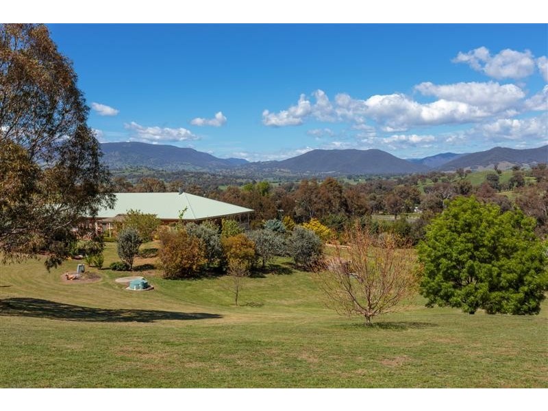 13 Hargreaves Close, Tumut NSW 2720