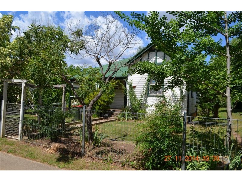 107 Fitzroy Street, Tumut NSW 2720