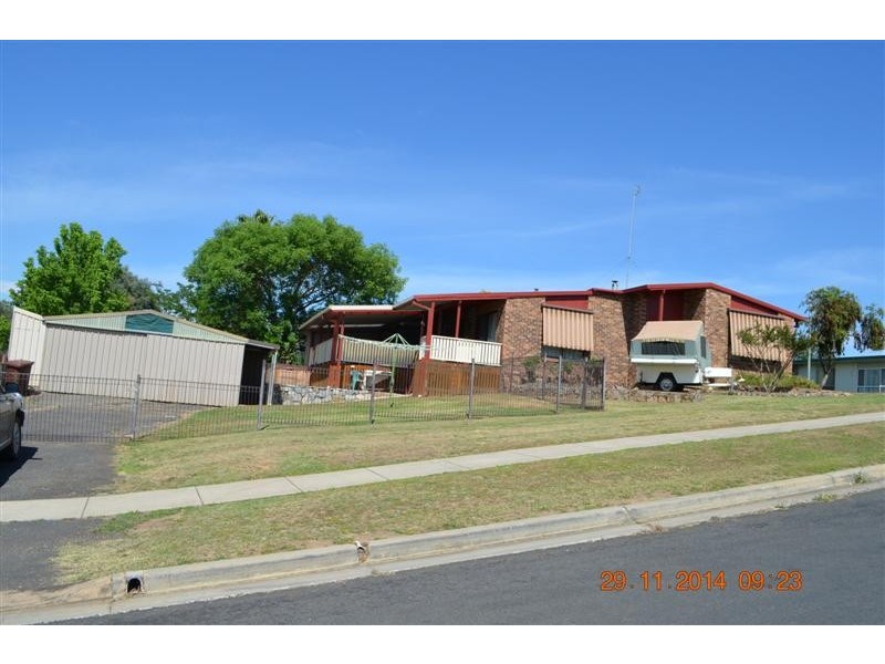 2 Smiles Street, Tumut NSW 2720