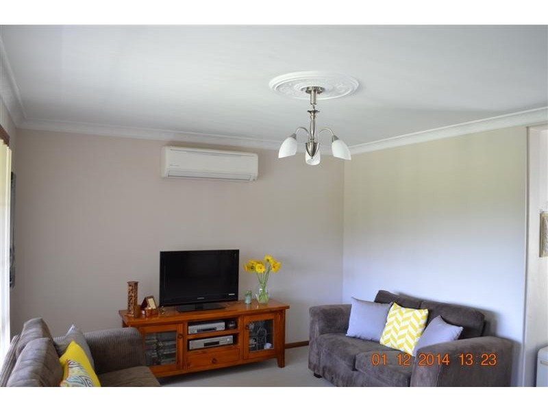 37 Booral Avenue, Tumut NSW 2720