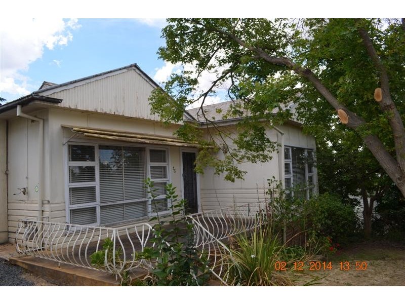 15 Clarke Street, Tumut NSW 2720