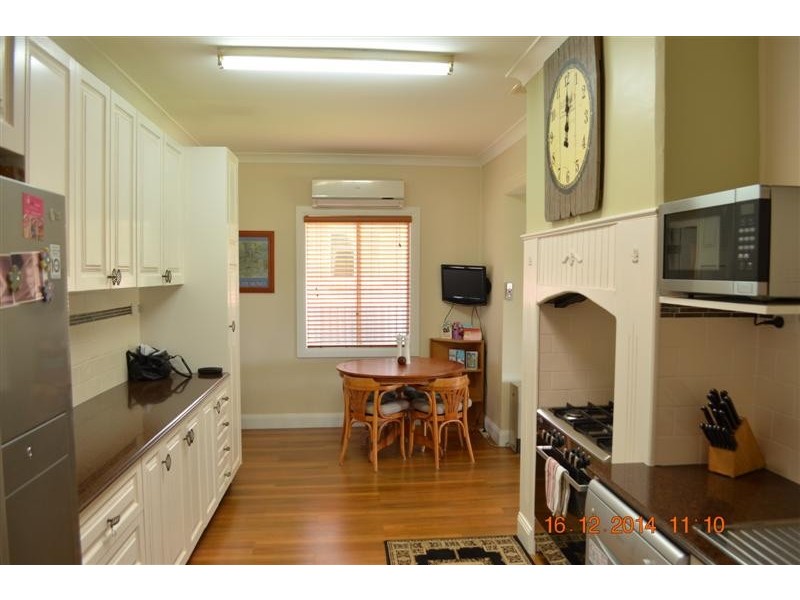 25 Merivale Street, Tumut NSW 2720