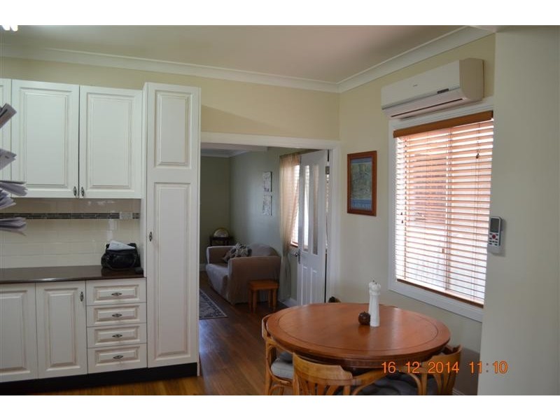 25 Merivale Street, Tumut NSW 2720
