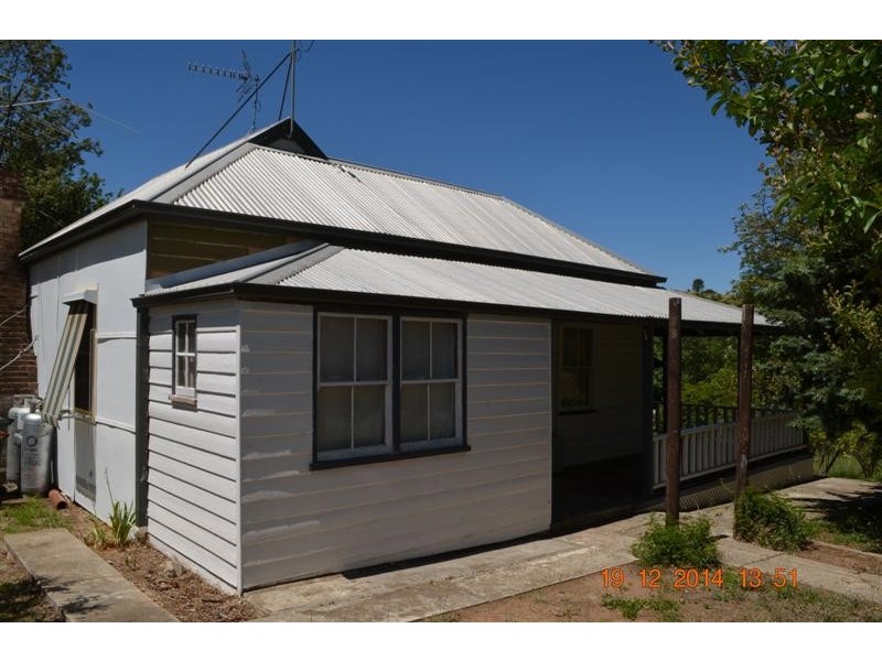 3 Grahamstown Road, Adelong NSW 2729