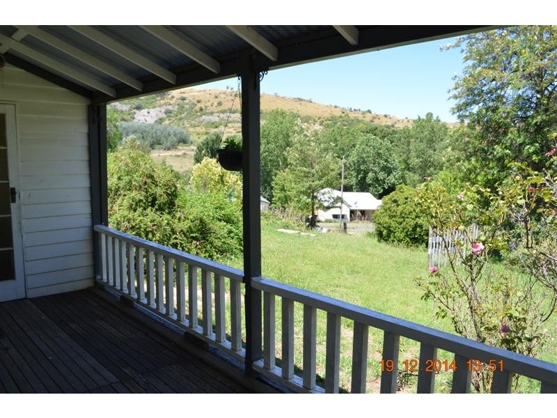 3 Grahamstown Road, Adelong NSW 2729
