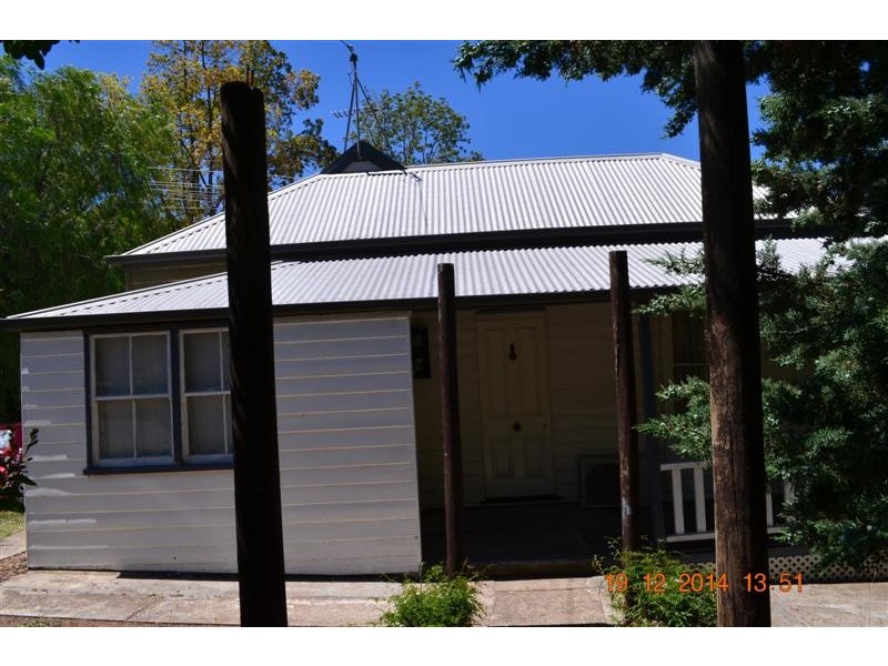 3 Grahamstown Road, Adelong NSW 2729