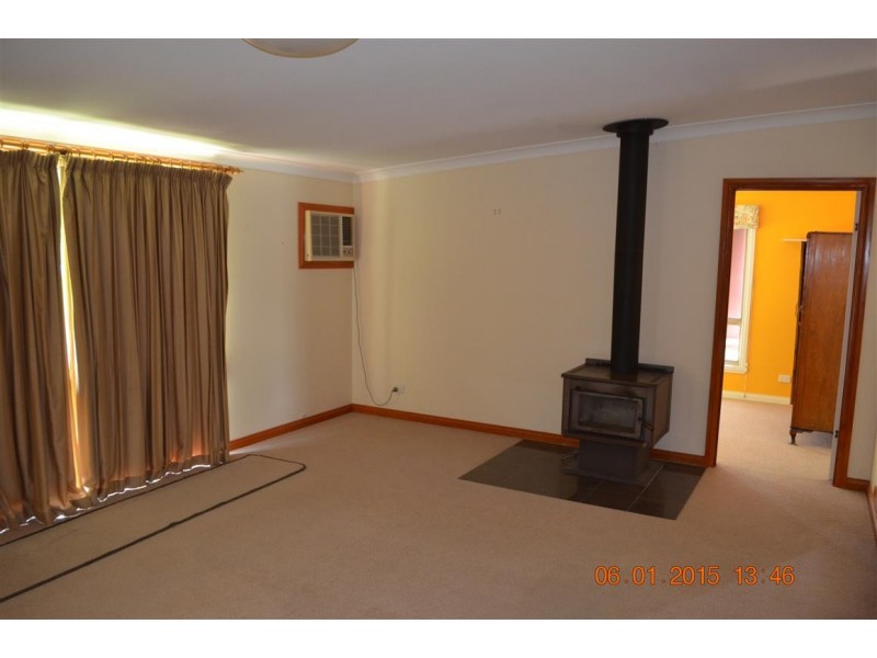 53 Carey Street, Tumut NSW 2720