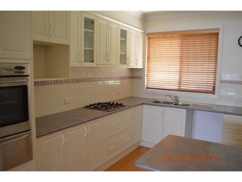 53 Carey Street, Tumut NSW 2720