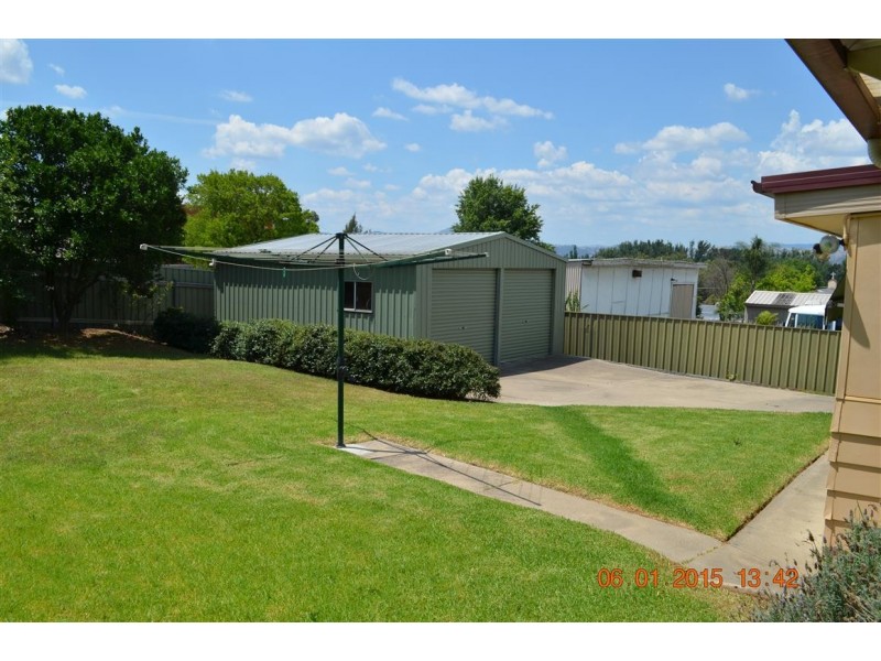 53 Carey Street, Tumut NSW 2720