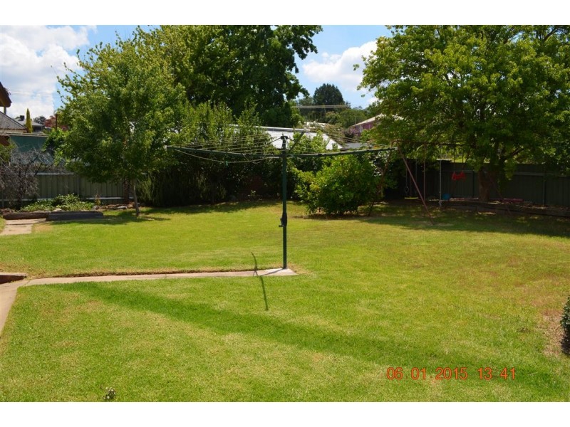 53 Carey Street, Tumut NSW 2720