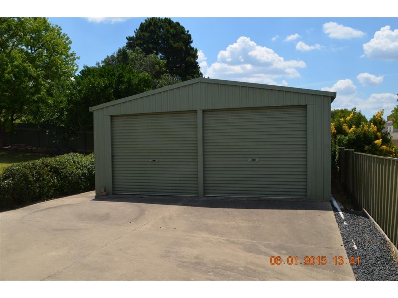 53 Carey Street, Tumut NSW 2720