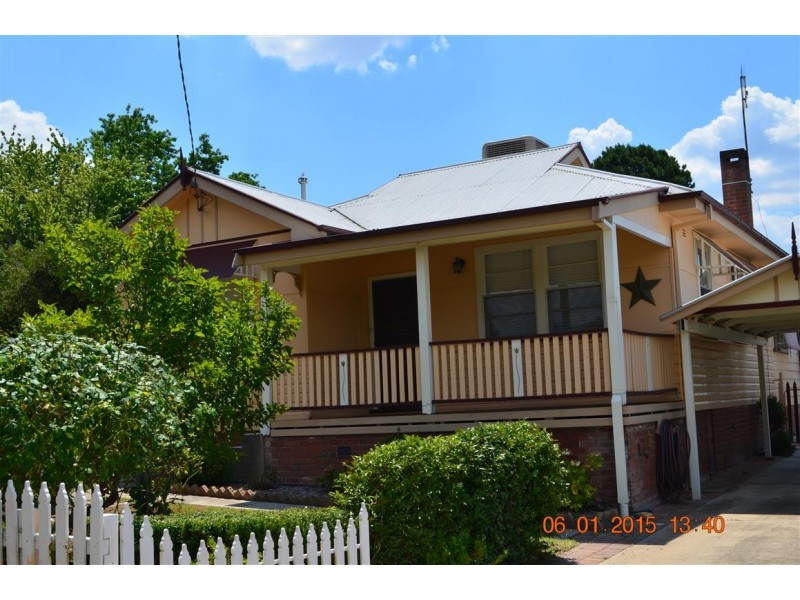 53 Carey Street, Tumut NSW 2720