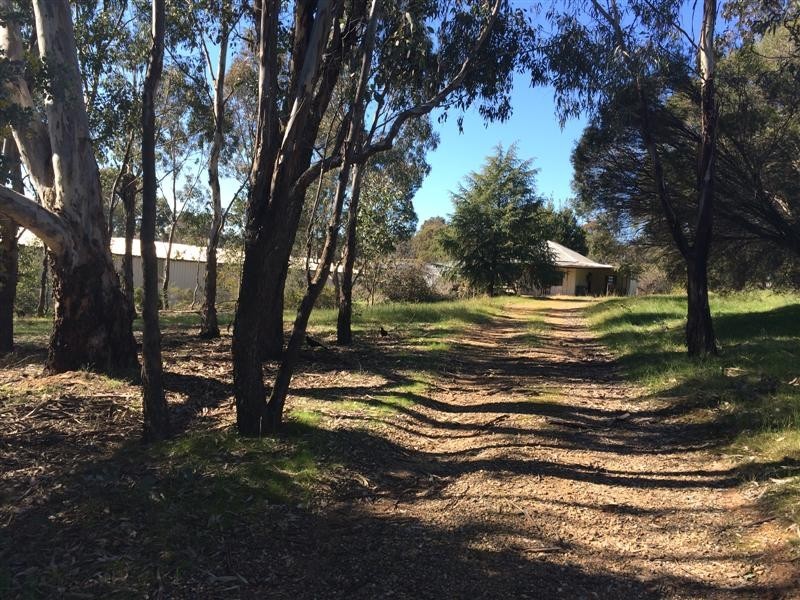 190 Snowy Mountains Highway, Tumut NSW 2720