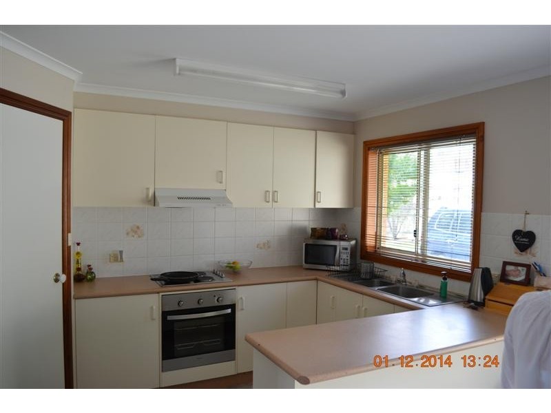 37 Booral Avenue, Tumut NSW 2720