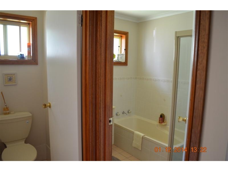 37 Booral Avenue, Tumut NSW 2720