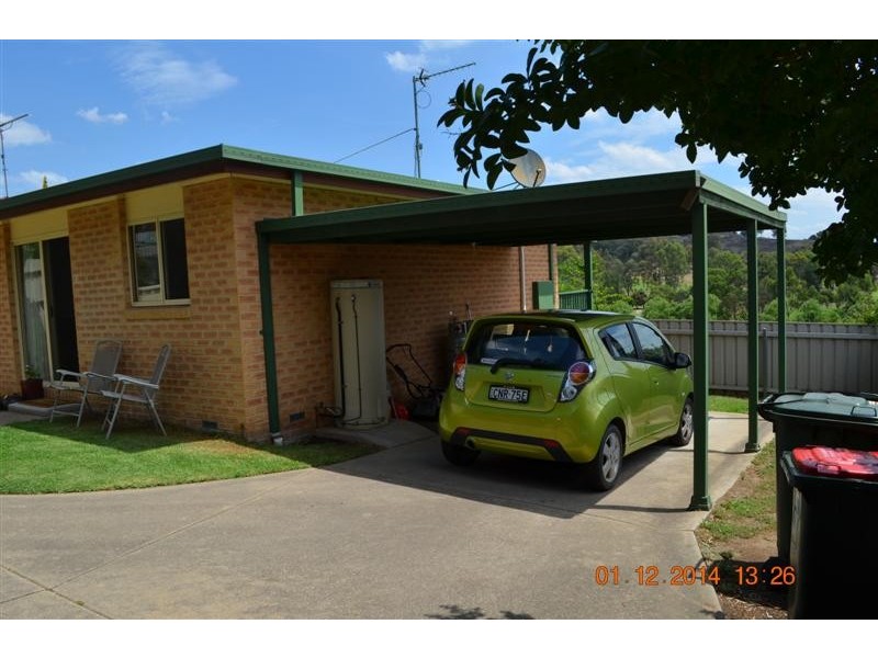 37 Booral Avenue, Tumut NSW 2720