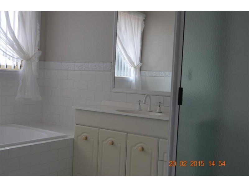 24 Jillabenan Close, Tumut NSW 2720