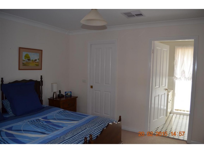 24 Jillabenan Close, Tumut NSW 2720